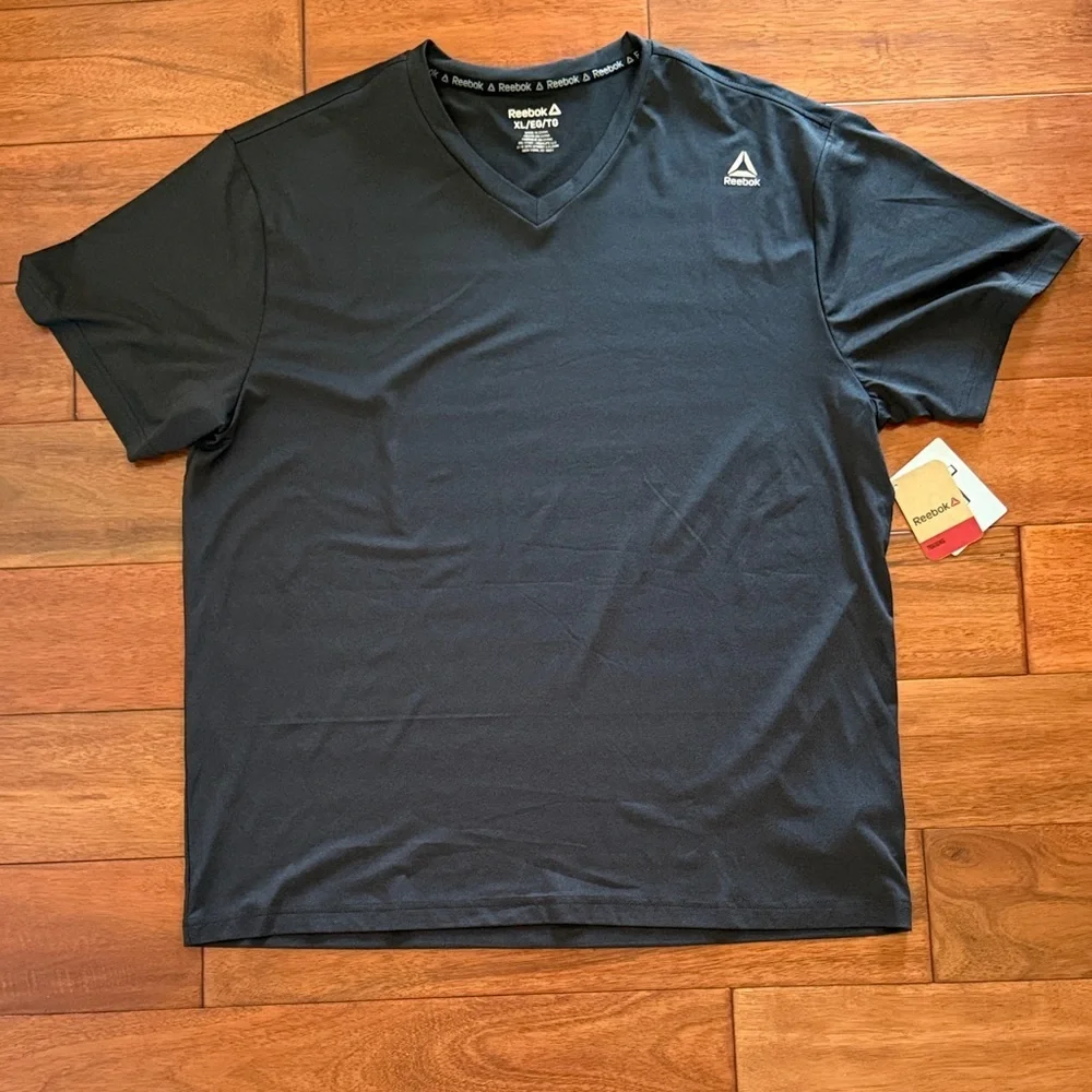 NWT Reebok Sonic Bolt Size XL Heather Black V-Neck Tshirt
